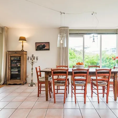 Villa Duin En *